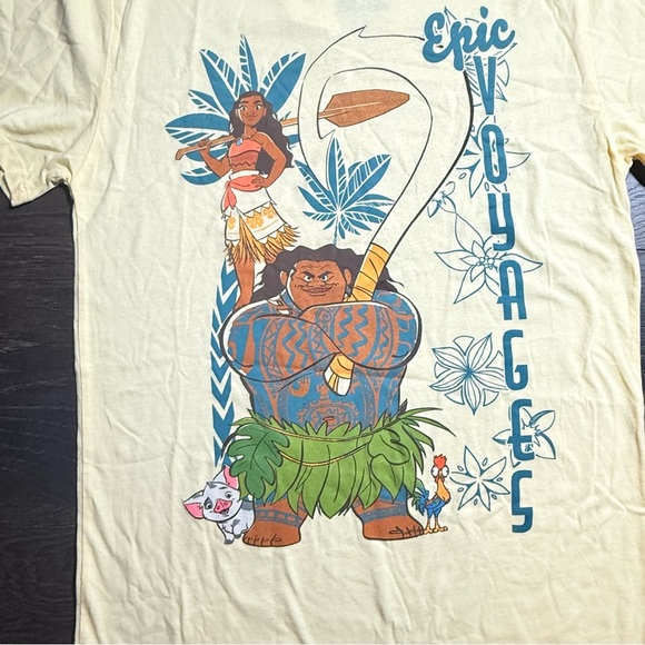 Disney Classic Yellow Tee - Picture 2 of 5